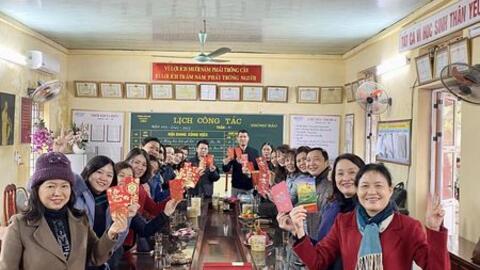 Khai xuân : Mừng Đảng - Mừng Xuân Quý Mão của  thầy trò Trường TH Phùng Hưng
